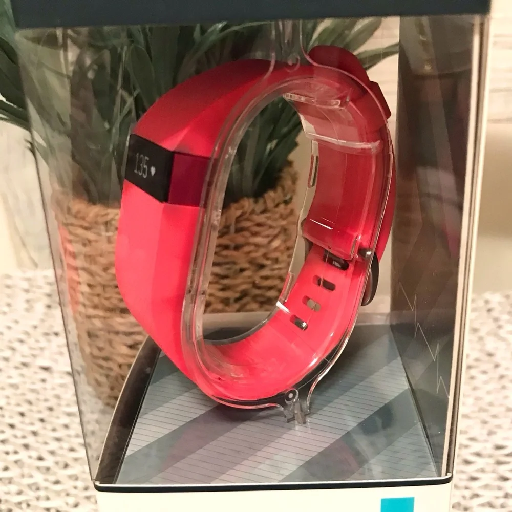 NWT Fitbit Charge HR Activity Tracker Pink